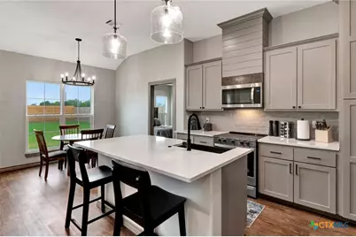 305 Turkey Lane, Victoria, TX 77905 - Photo 11