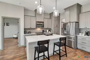 305 Turkey Ln, Victoria, TX 77905 - Photo 7