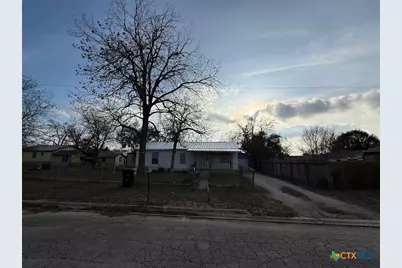 784 Samuels Avenue, New Braunfels, TX 78130 - Photo 3