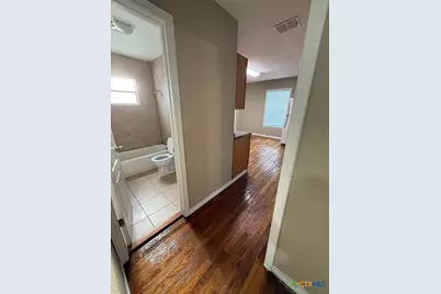 784 Samuels Avenue, New Braunfels, TX 78130 - Photo 9