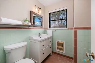 162 New York Avenue, New Braunfels, TX 78130 - Photo 17