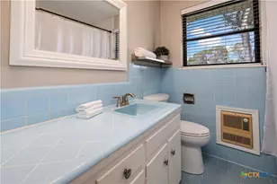 162 New York Ave, New Braunfels, TX 78130 - Photo 15