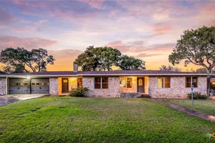 162 New York Ave, New Braunfels, TX 78130 - Photo 1