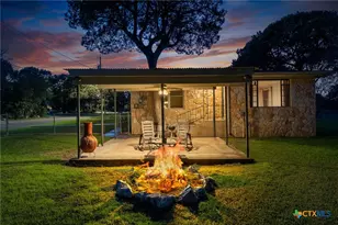 162 New York Ave, New Braunfels, TX 78130 - Photo 3