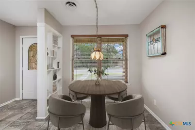 162 New York Avenue, New Braunfels, TX 78130 - Photo 5