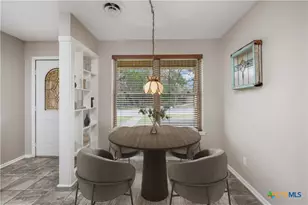 162 New York Ave, New Braunfels, TX 78130 - Photo 5