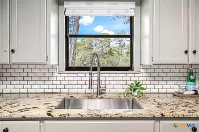 162 New York Avenue, New Braunfels, TX 78130 - Photo 9