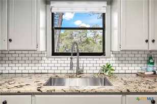 162 New York Ave, New Braunfels, TX 78130 - Photo 9