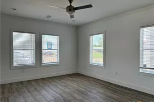 203 Villa St, Cuero, TX 77954 - Photo 19