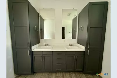 203 Villa Street, Cuero, TX 77954 - Photo 17