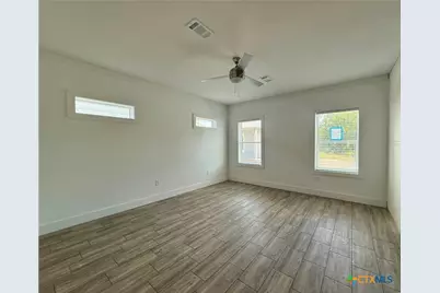 203 Villa Street, Cuero, TX 77954 - Photo 15