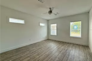 203 Villa St, Cuero, TX 77954 - Photo 15