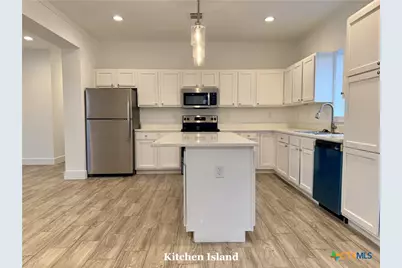 203 Villa Street, Cuero, TX 77954 - Photo 3