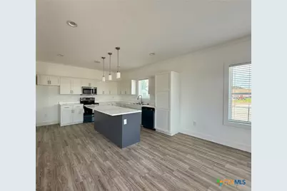 203 Villa Street, Cuero, TX 77954 - Photo 3