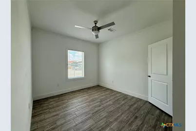 203 Villa Street, Cuero, TX 77954 - Photo 9