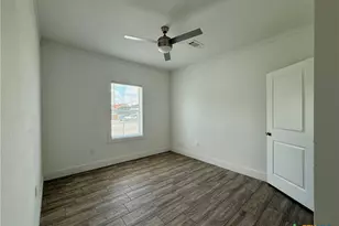 203 Villa St, Cuero, TX 77954 - Photo 9