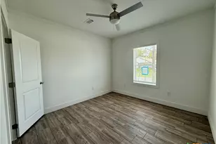 203 Villa St, Cuero, TX 77954 - Photo 11