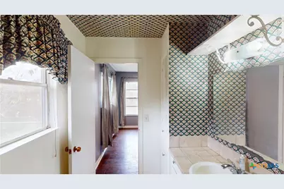 204 W Johnson Street, Cuero, TX 77954 - Photo 27