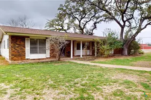 204 W Johnson St, Cuero, TX 77954 - Photo 41