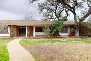 204 W Johnson St, Cuero, TX 77954 - Photo 37