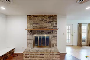 204 W Johnson St, Cuero, TX 77954 - Photo 9