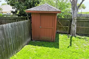 100 Seascape Dr, Port Lavaca, TX 77979 - Photo 19