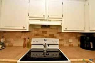 100 Seascape Dr, Port Lavaca, TX 77979 - Photo 11