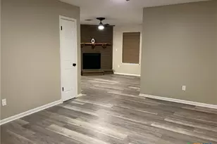 505 S Summer St, Lampasas, TX 76550 - Photo 3