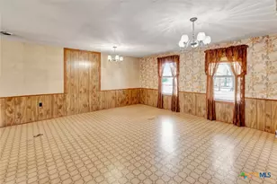 10957 N US Hwy 77, Schulenburg, TX 78956 - Photo 19