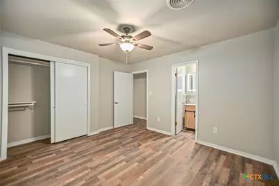 1105 W Saint Louis Avenue, Seadrift, TX 77983 - Photo 11