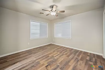 1105 W Saint Louis Avenue, Seadrift, TX 77983 - Photo 15