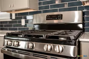 1105 W St Louis Ave, Seadrift, TX 77983 - Photo 5