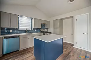 1105 W St Louis Ave, Seadrift, TX 77983 - Photo 9