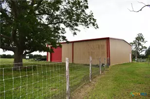 443 Co Rd 280, Shiner, TX 77984 - Photo 15