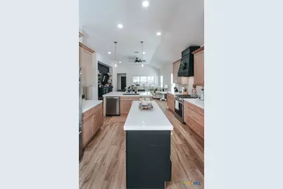 324 Brushy Creek, Victoria, TX 77904 - Photo 11