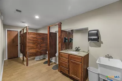 4906 Houston Hwy, Victoria, TX 77901 - Photo 23