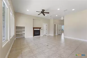 1338 Donovan St, Gonzales, TX 78629 - Photo 7