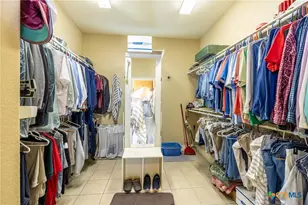 1338 Donovan St, Gonzales, TX 78629 - Photo 17