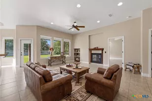 1338 Donovan St, Gonzales, TX 78629 - Photo 5