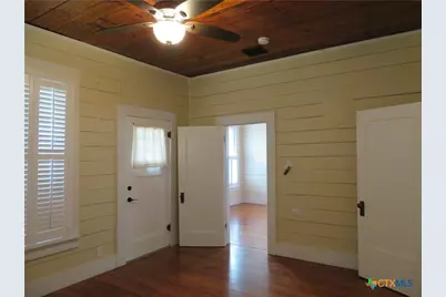 610 E Krezdorn Street, Seguin, TX 78155 - Photo 9