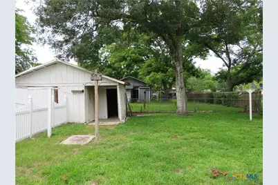 610 E Krezdorn Street, Seguin, TX 78155 - Photo 25