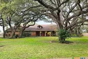 112 Country Ln, Seguin, TX 78155 - Photo 21