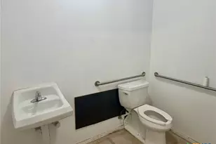 232 W New Braunfels St, Seguin, TX 78155 - Photo 11