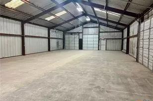 232 W New Braunfels St, Seguin, TX 78155 - Photo 9