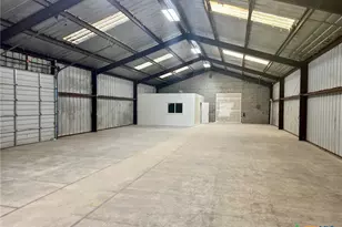 232 W New Braunfels St, Seguin, TX 78155 - Photo 5