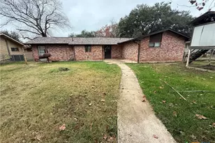 113 Delany St, Seguin, TX 78155 - Photo 13