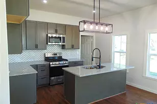 500 S Texana St, Hallettsville, TX 77964 - Photo 5