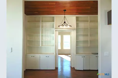 500 S Texana Street, Hallettsville, TX 77964 - Photo 3