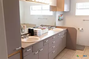 1104 Moss Ln, Cuero, TX 77954 - Photo 13