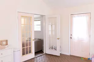 1104 Moss Ln, Cuero, TX 77954 - Photo 9